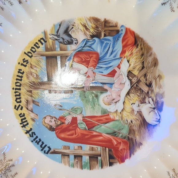 Vintage "Christ The Savior Is Born" Sanders Mfg. 23K Christmas Collector Plate - Picture 2 of 4